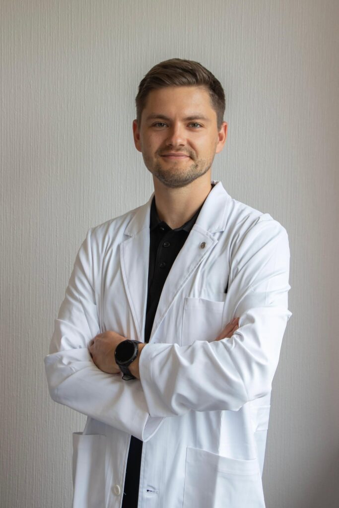 Радіолог Робертс Нагліс: Точна діагностика та інноваційні малоінвазивні методи